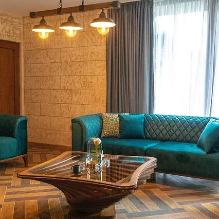 City Escape Luxury Zuce